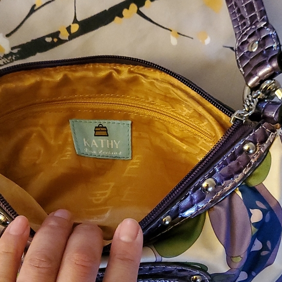 Kathy Van Zeeland purse - Picture 7 of 8